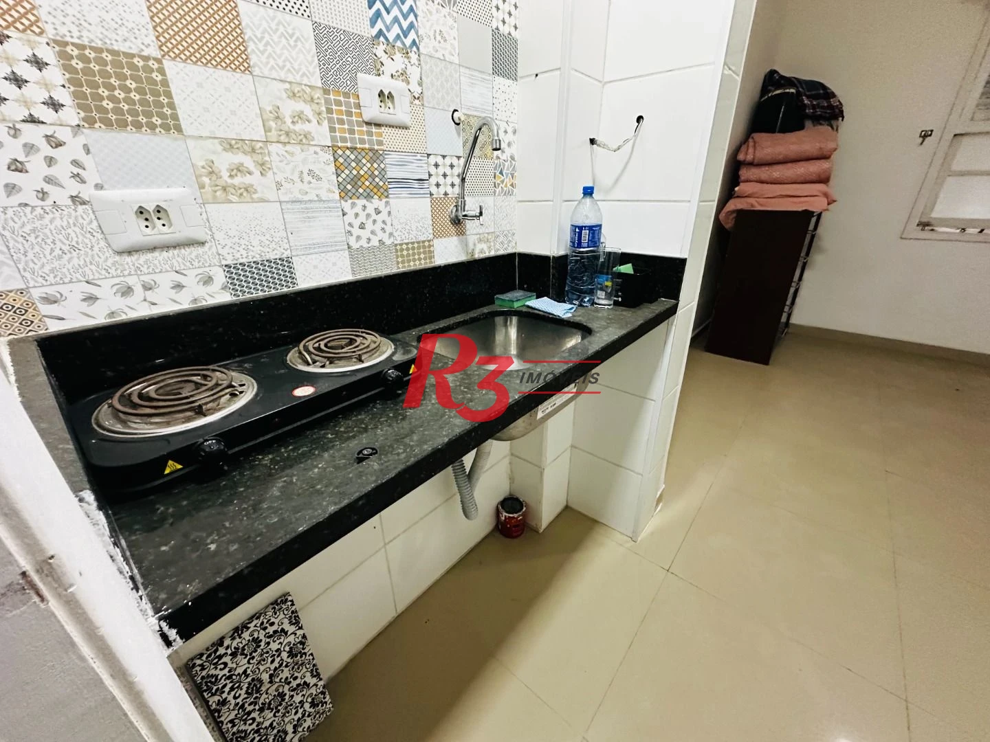 Kitnet com 1 dormitório à venda, 32 m² por R$ 300.000,00 - Embaré - Santos/SP