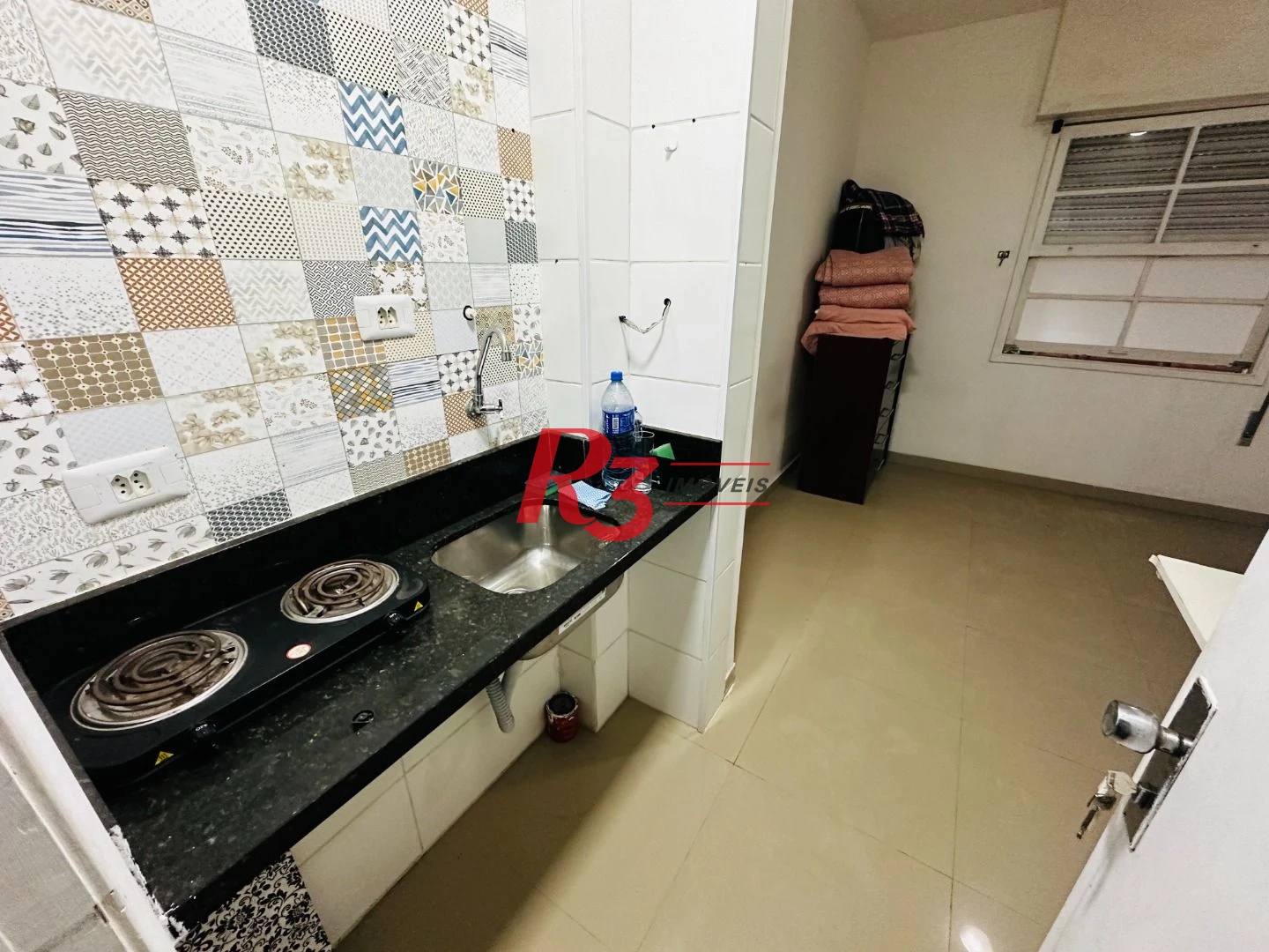 Kitnet com 1 dormitório à venda, 32 m² por R$ 300.000,00 - Embaré - Santos/SP