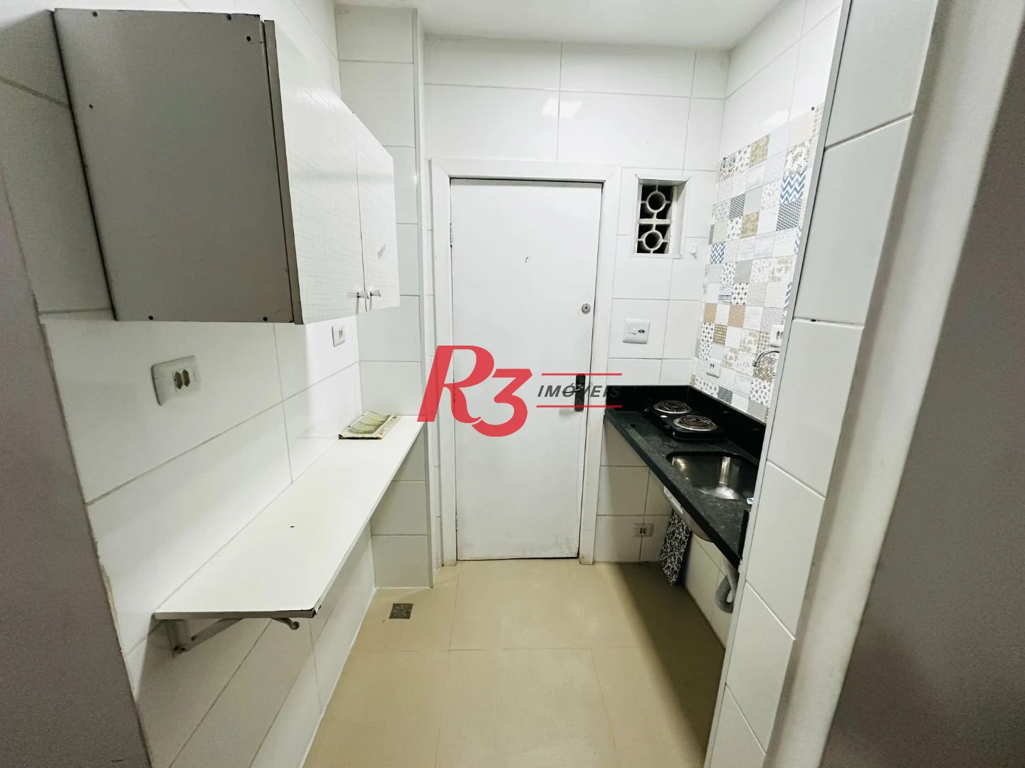 Kitnet com 1 dormitório à venda, 32 m² por R$ 300.000,00 - Embaré - Santos/SP