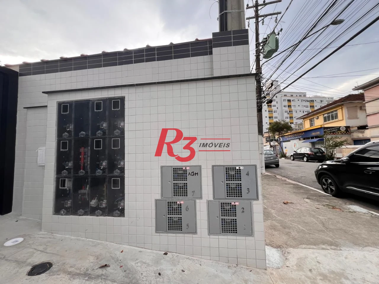 Oportunidade à venda, sobrado triplex novo em vilage, 90 m², 2 quartos, 2 wcs e 2 vagas, Campo Grande, Santos, condição muito especial.