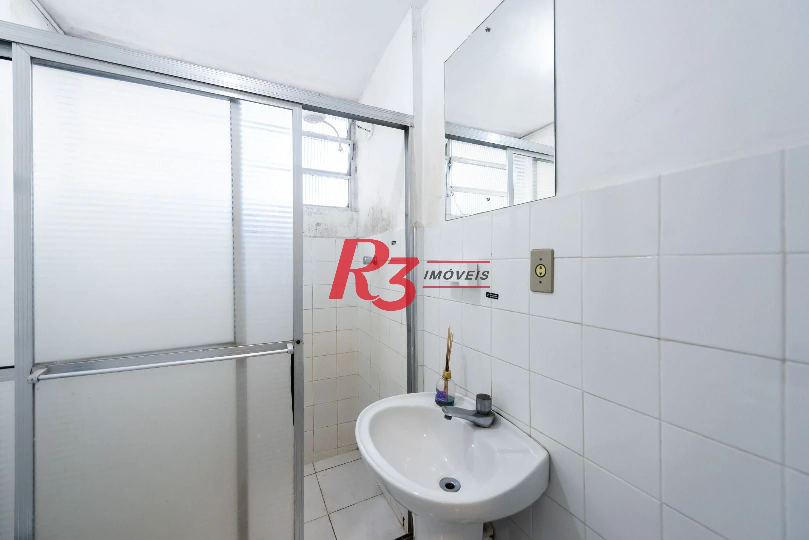 Kitnet com 1 dormitório para alugar, 31 m² por R$ 3.000,00/mês - Embaré - Santos/SP