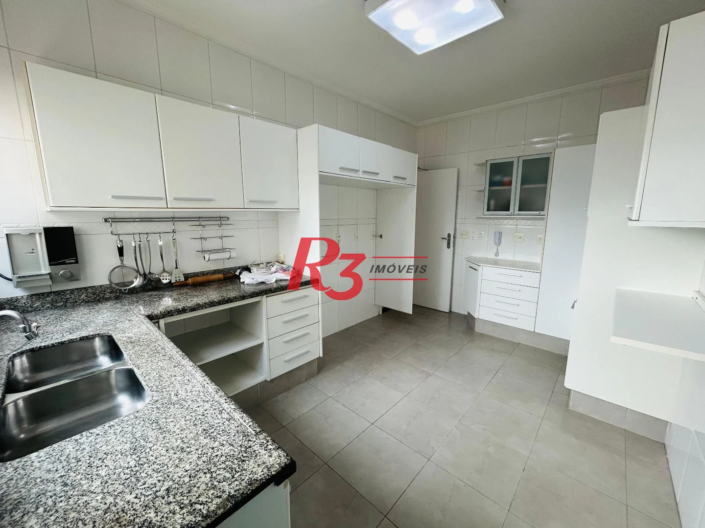 Apartamento com 3 dormitórios à venda, 138 m² por R$ 1.350.000 - Boqueirão - Santos/SP