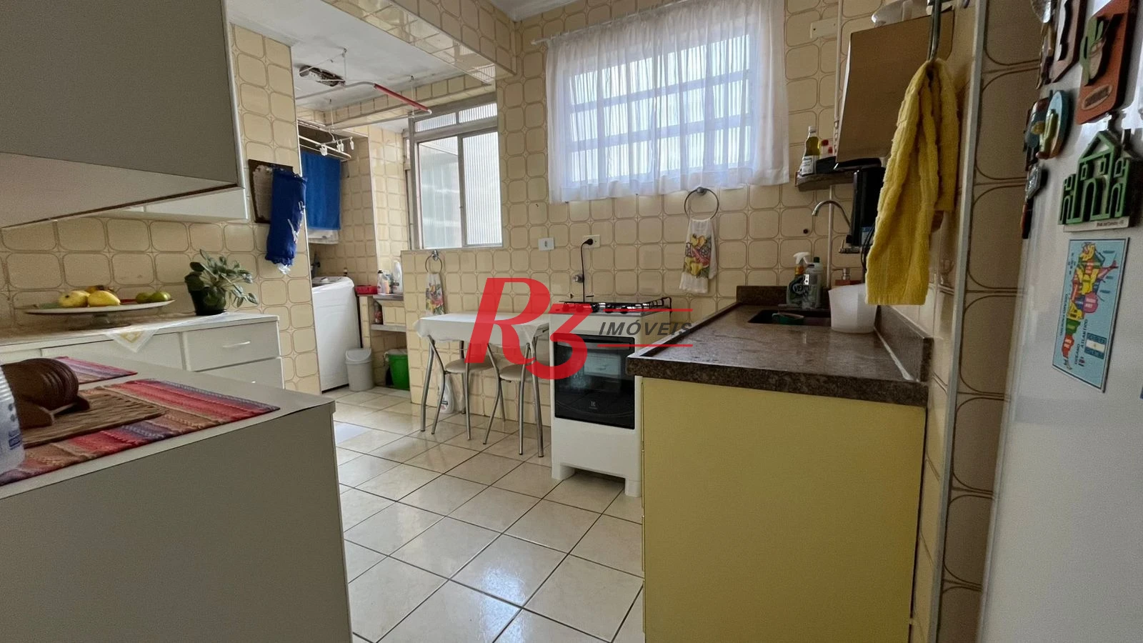 Apartamento com 2 dormitórios à venda, 75 m² por R$ 550.000,00 - Gonzaga - Santos/SP