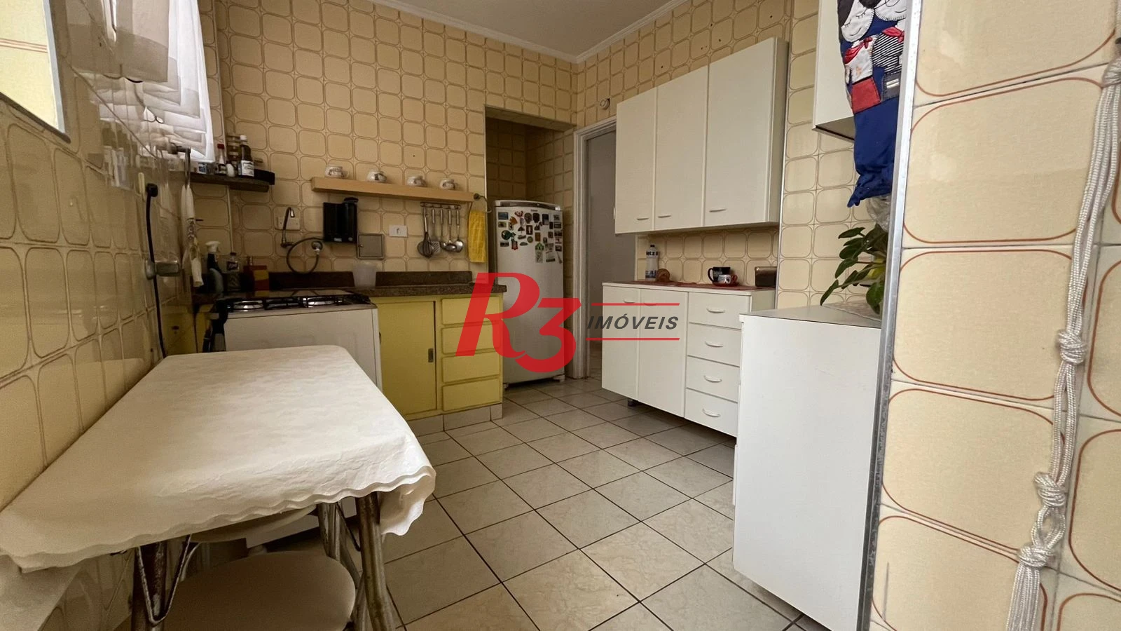 Apartamento com 2 dormitórios à venda, 75 m² por R$ 550.000,00 - Gonzaga - Santos/SP