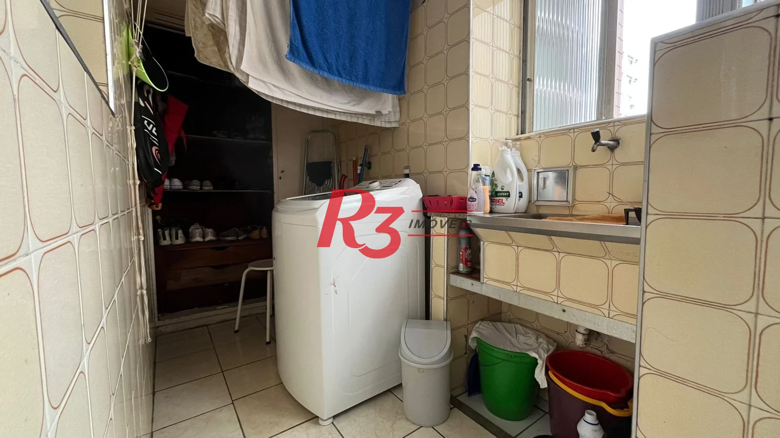 Apartamento com 2 dormitórios à venda, 75 m² por R$ 550.000,00 - Gonzaga - Santos/SP