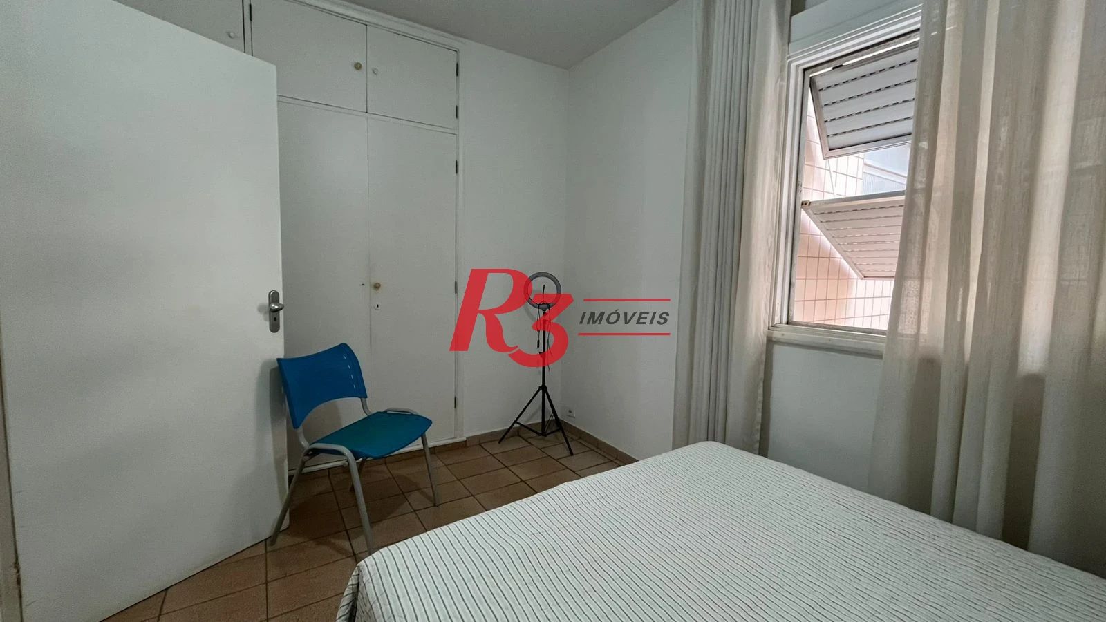 Apartamento com 2 dormitórios à venda, 75 m² por R$ 550.000,00 - Gonzaga - Santos/SP
