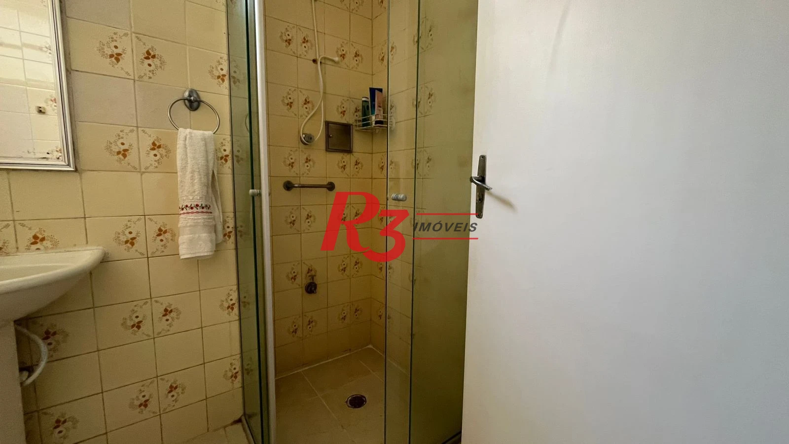 Apartamento com 2 dormitórios à venda, 75 m² por R$ 550.000,00 - Gonzaga - Santos/SP