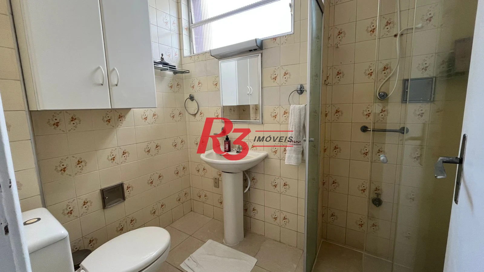 Apartamento com 2 dormitórios à venda, 75 m² por R$ 550.000,00 - Gonzaga - Santos/SP