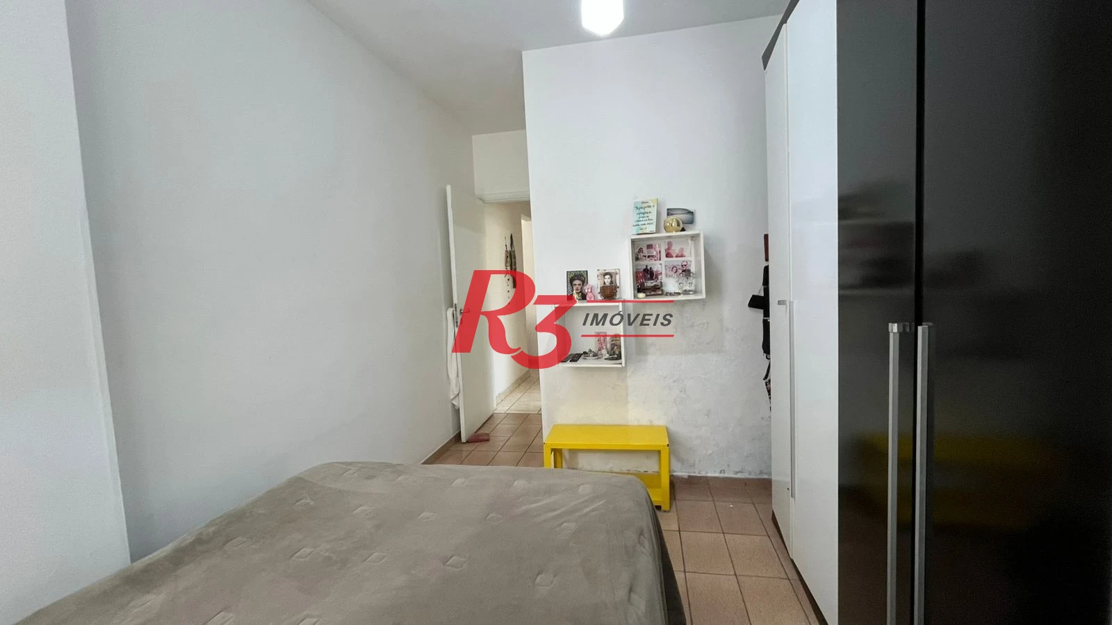 Apartamento com 2 dormitórios à venda, 75 m² por R$ 550.000,00 - Gonzaga - Santos/SP