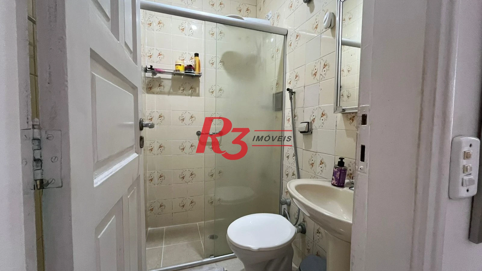 Apartamento com 2 dormitórios à venda, 75 m² por R$ 550.000,00 - Gonzaga - Santos/SP