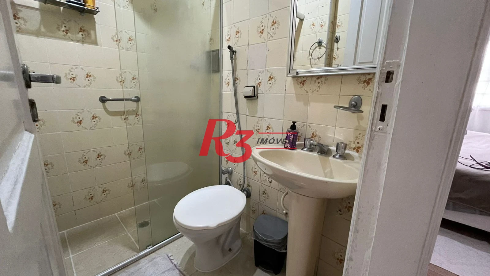Apartamento com 2 dormitórios à venda, 75 m² por R$ 550.000,00 - Gonzaga - Santos/SP