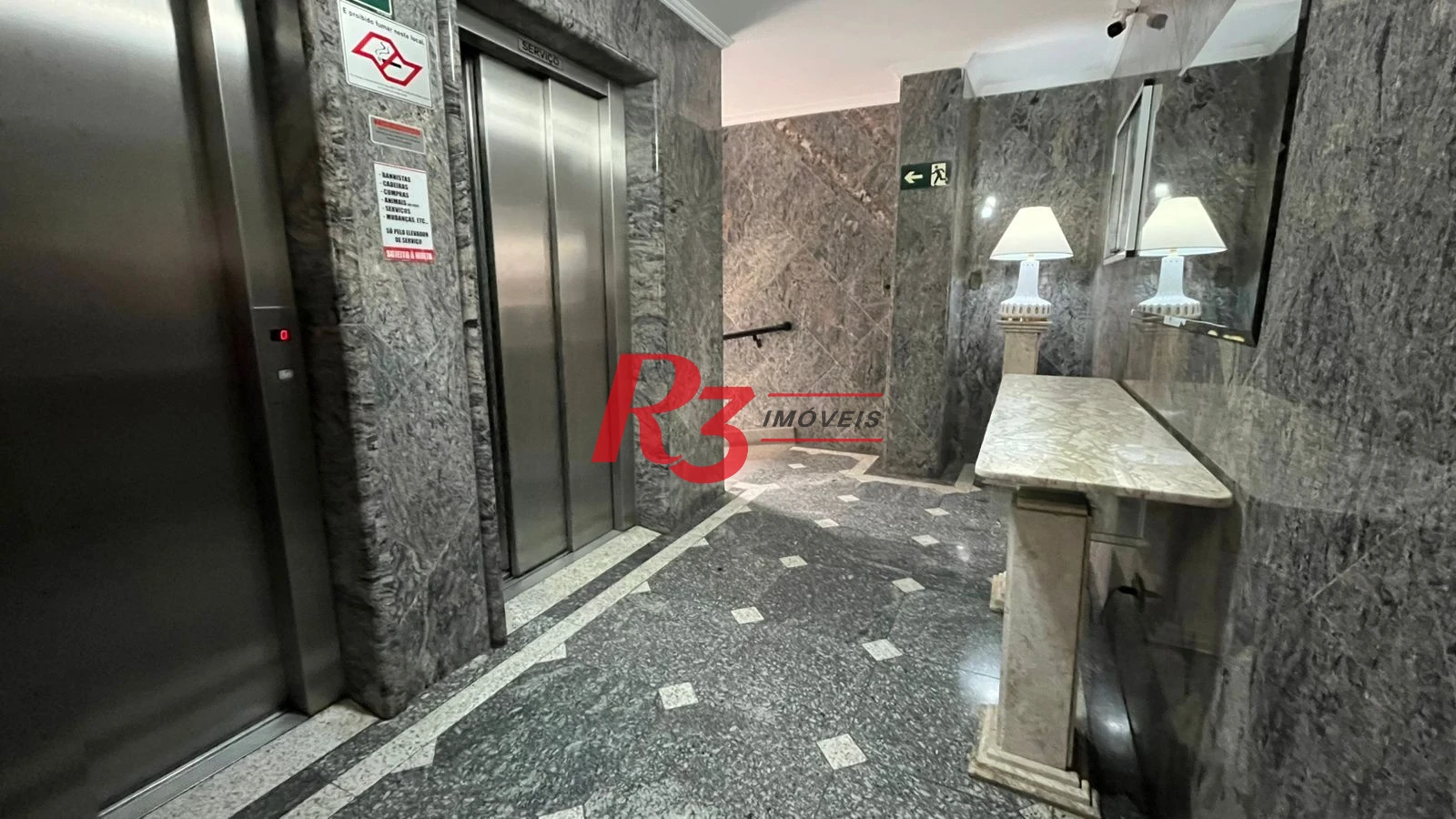 Apartamento com 2 dormitórios à venda, 75 m² por R$ 550.000,00 - Gonzaga - Santos/SP