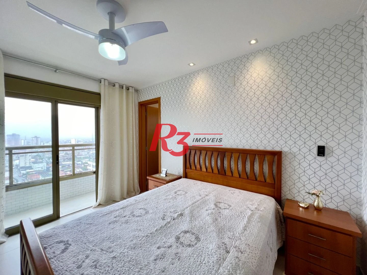 Apartamento com 2 dormitórios à venda, 96 m² por R$ 920.000,00 - Canto do Forte - Praia Grande/SP