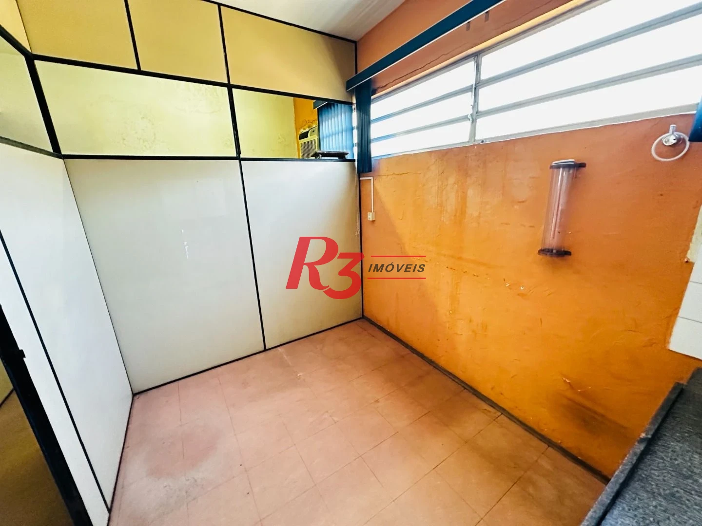 Prédio para alugar, 600 m² - Paquetá - Santos/SP