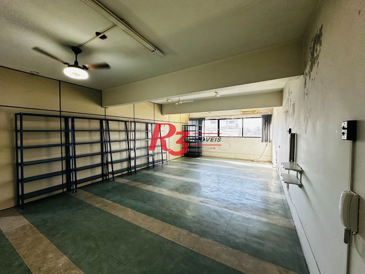 Prédio para alugar, 600 m² - Paquetá - Santos/SP