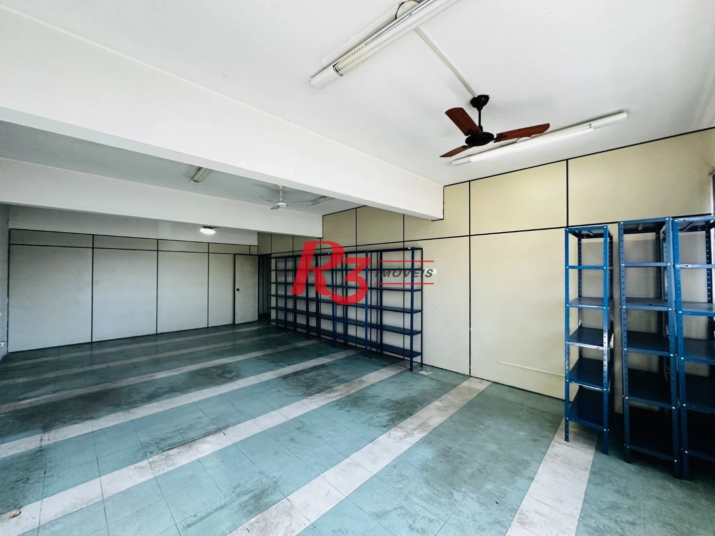 Prédio para alugar, 600 m² - Paquetá - Santos/SP