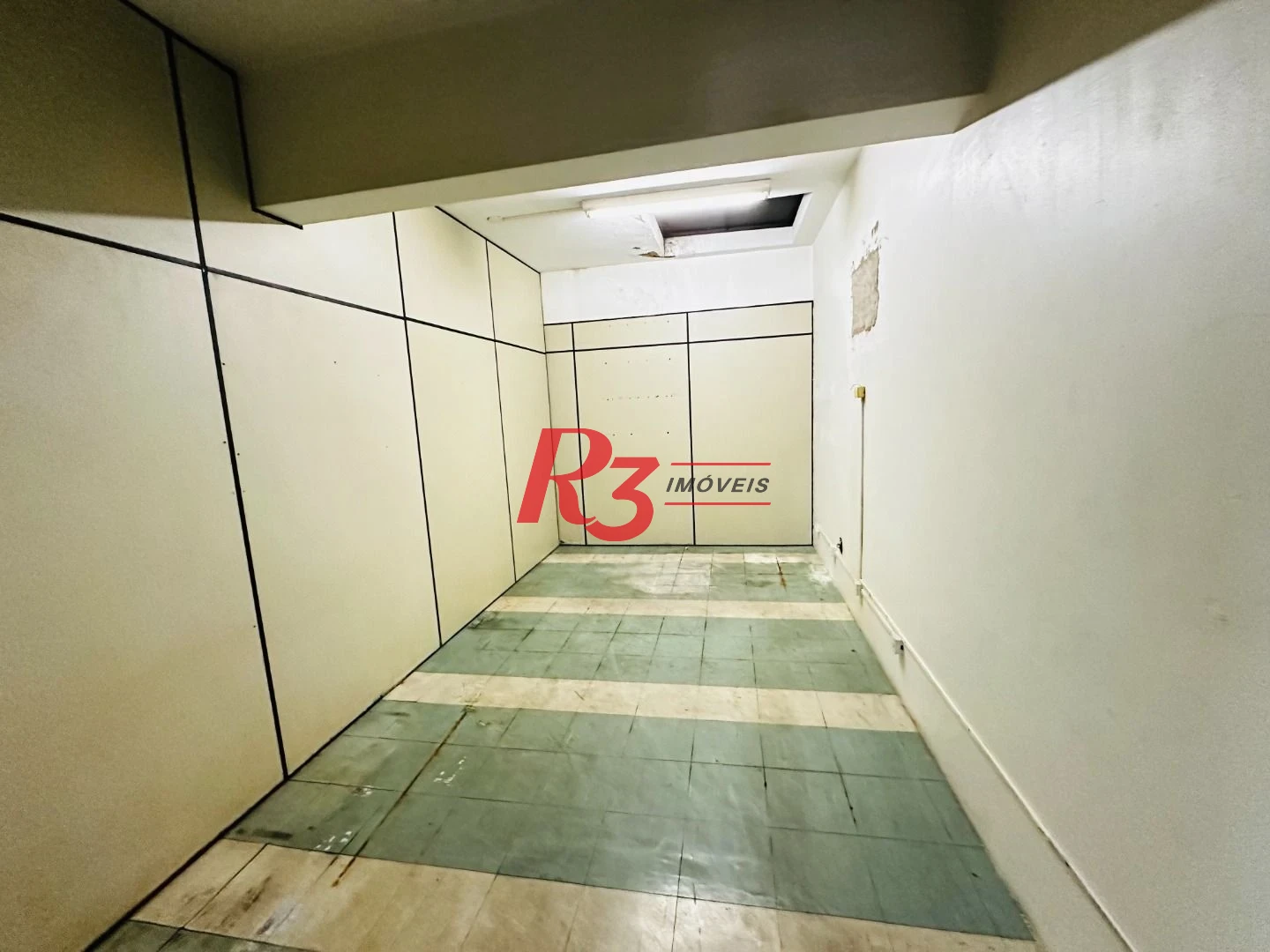 Prédio para alugar, 600 m² - Paquetá - Santos/SP