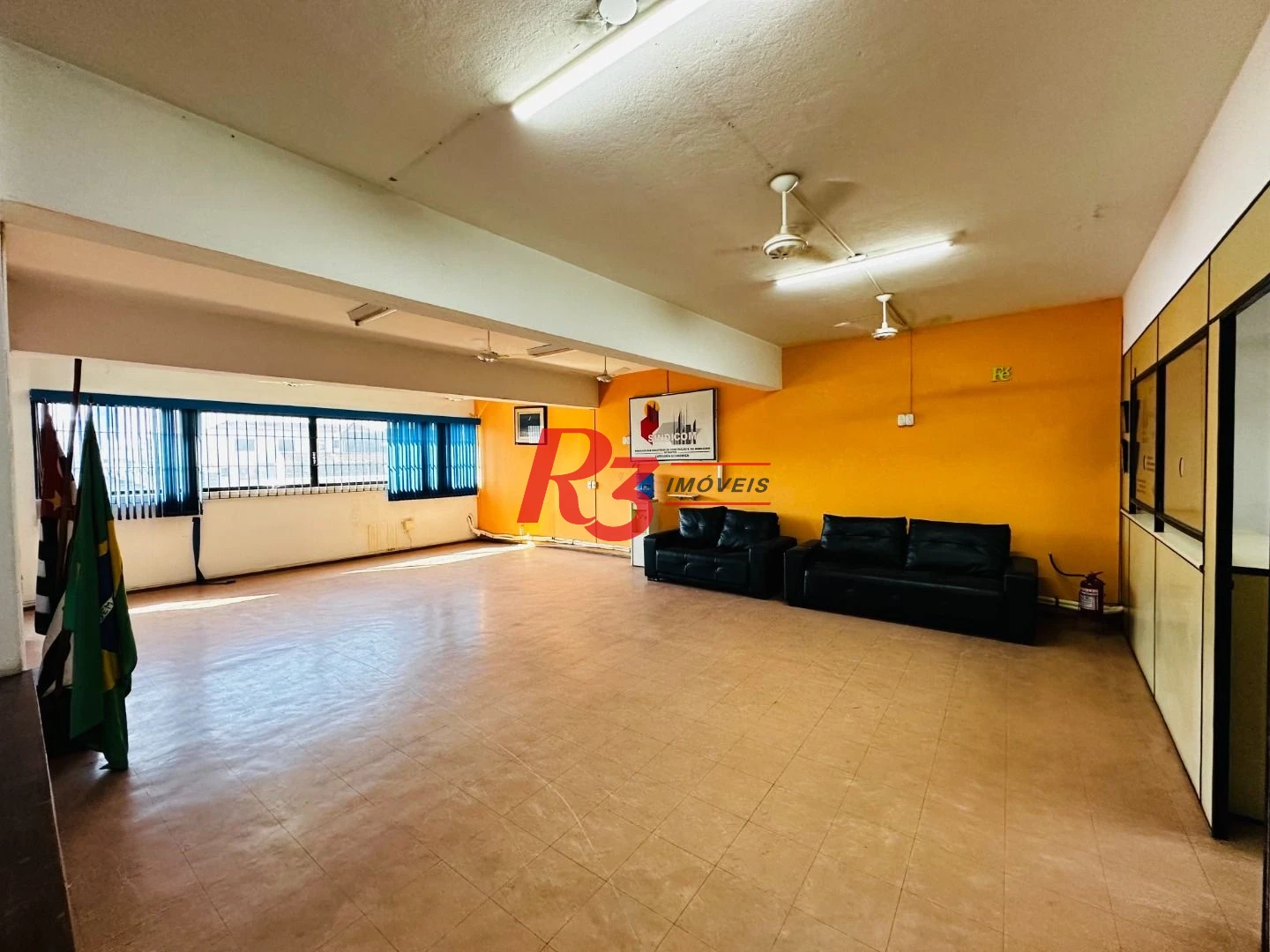 Prédio para alugar, 600 m² - Paquetá - Santos/SP