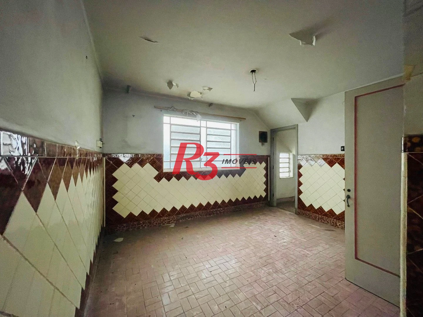 Sobrado para alugar, 270 m² por R$ 11.100,00/mês - Gonzaga - Santos/SP