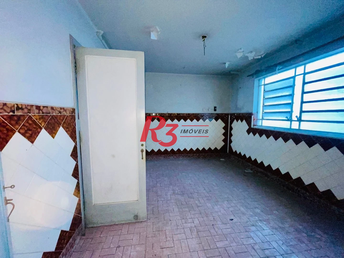 Sobrado para alugar, 270 m² por R$ 11.100,00/mês - Gonzaga - Santos/SP