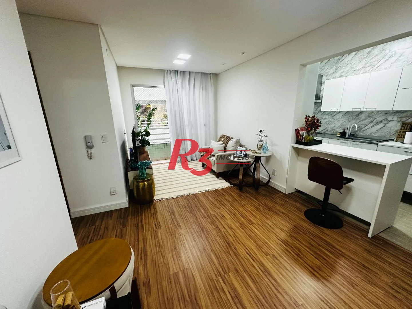 Apartamento com 2 dormitórios à venda, 67 m² por R$ 440.000,00 - Encruzilhada - Santos/SP