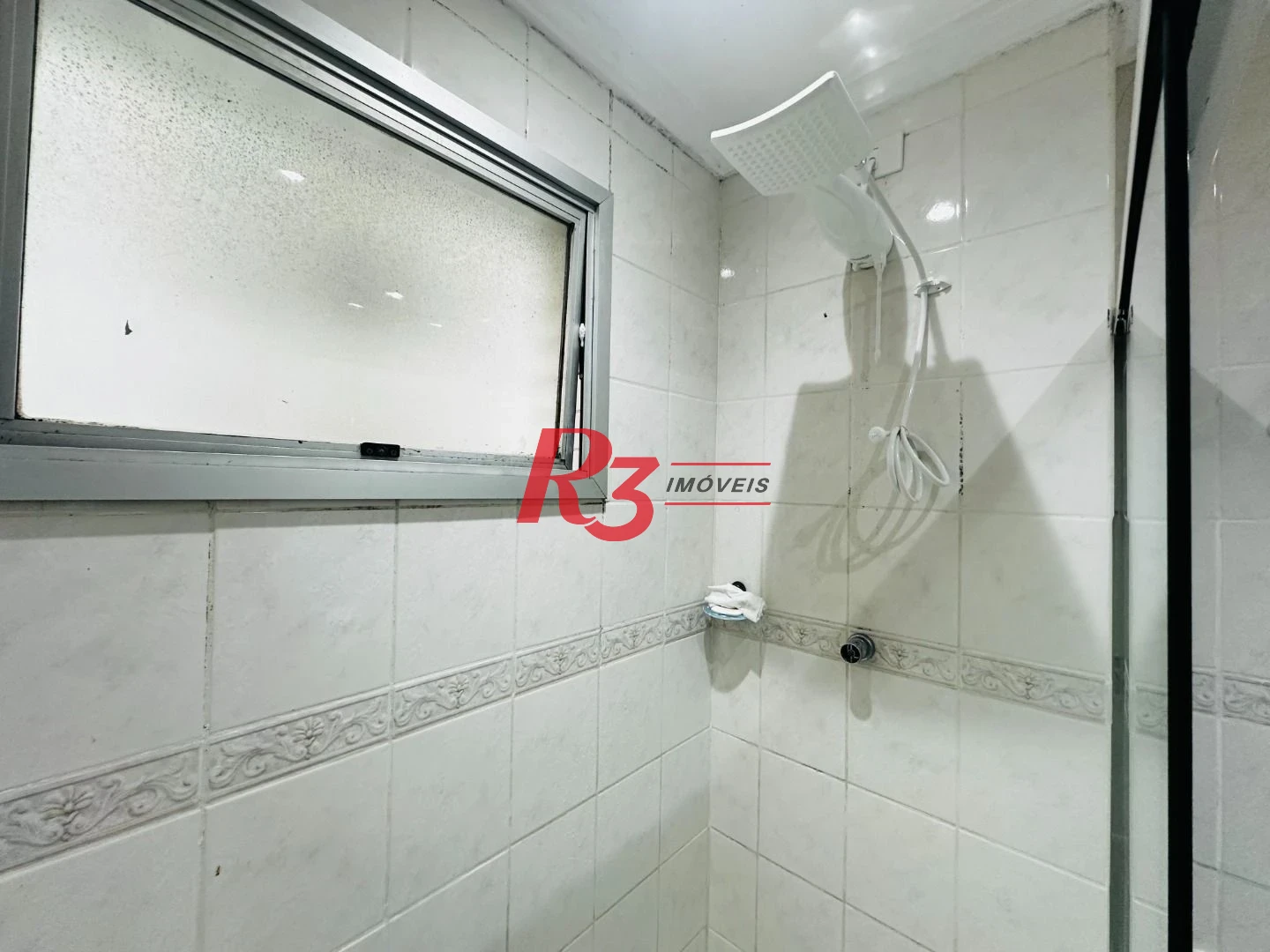 Apartamento com 2 dormitórios à venda, 67 m² por R$ 440.000,00 - Encruzilhada - Santos/SP