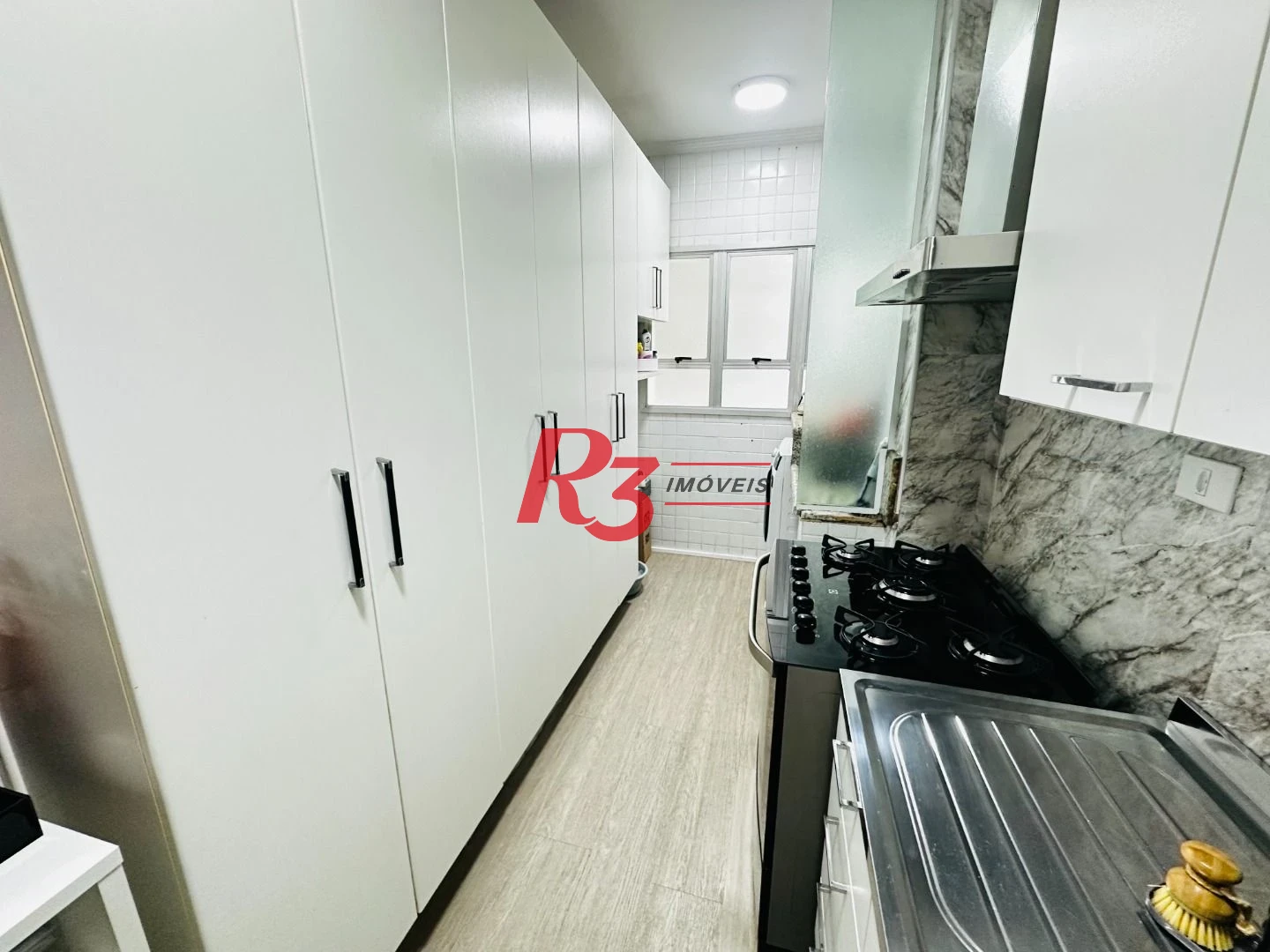 Apartamento com 2 dormitórios à venda, 67 m² por R$ 440.000,00 - Encruzilhada - Santos/SP