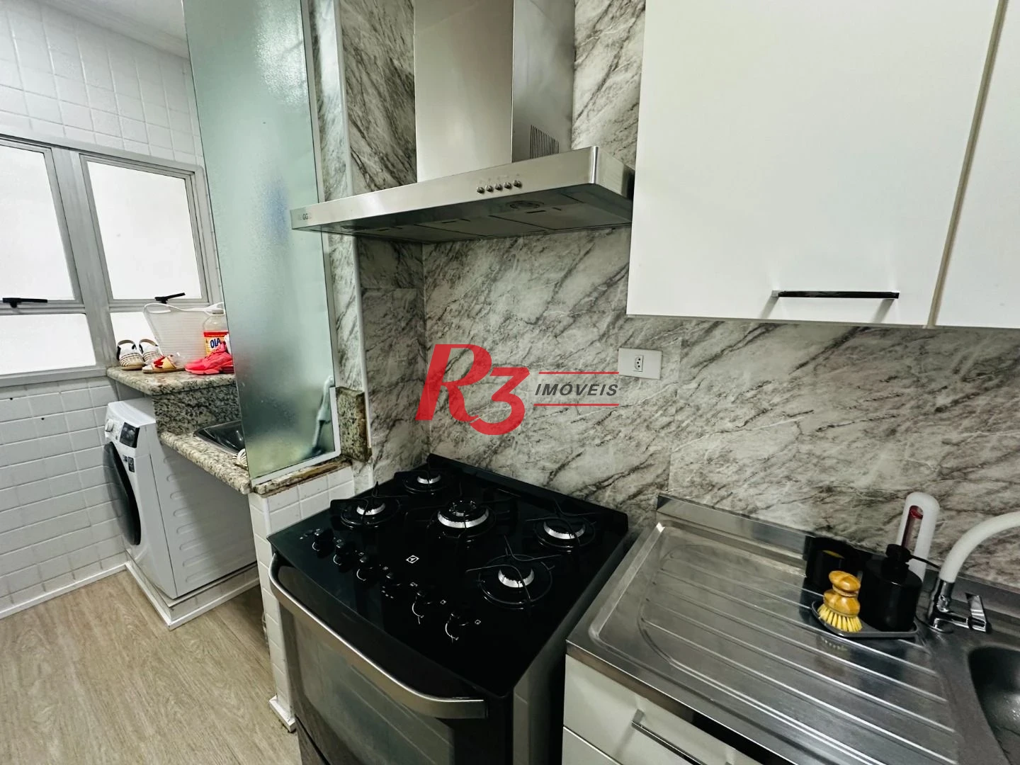 Apartamento com 2 dormitórios à venda, 67 m² por R$ 440.000,00 - Encruzilhada - Santos/SP