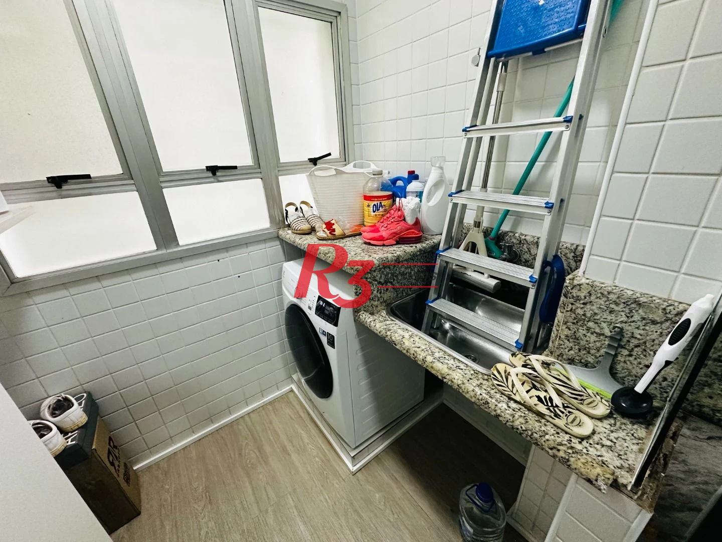 Apartamento com 2 dormitórios à venda, 67 m² por R$ 440.000,00 - Encruzilhada - Santos/SP