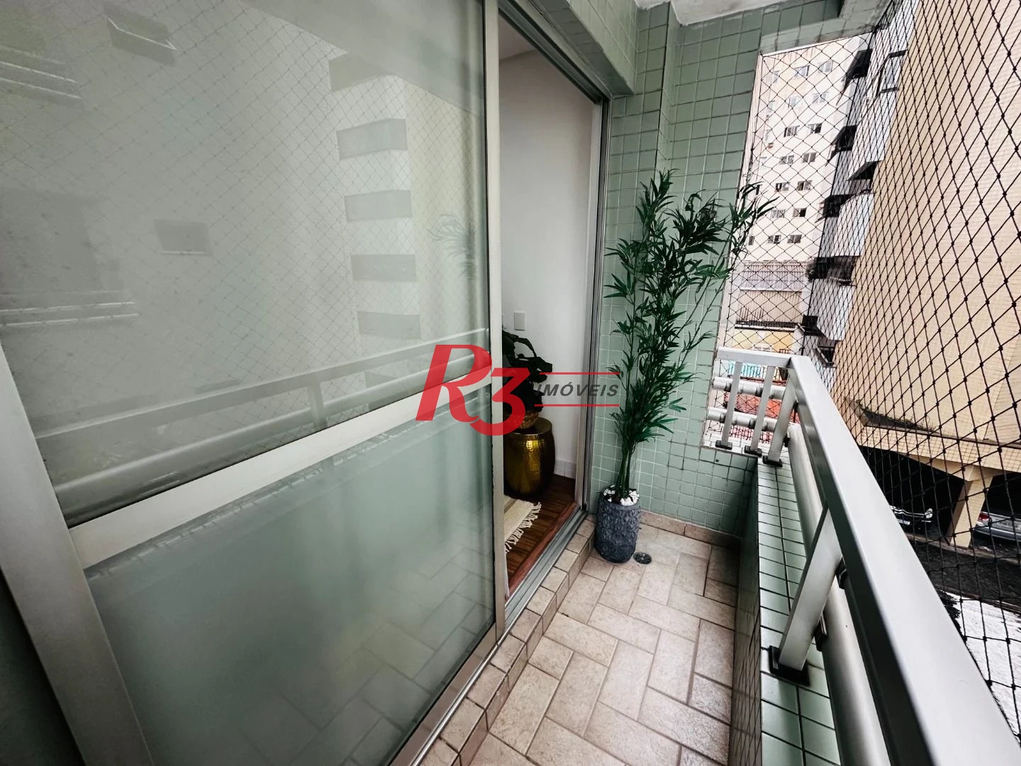 Apartamento com 2 dormitórios à venda, 67 m² por R$ 440.000,00 - Encruzilhada - Santos/SP