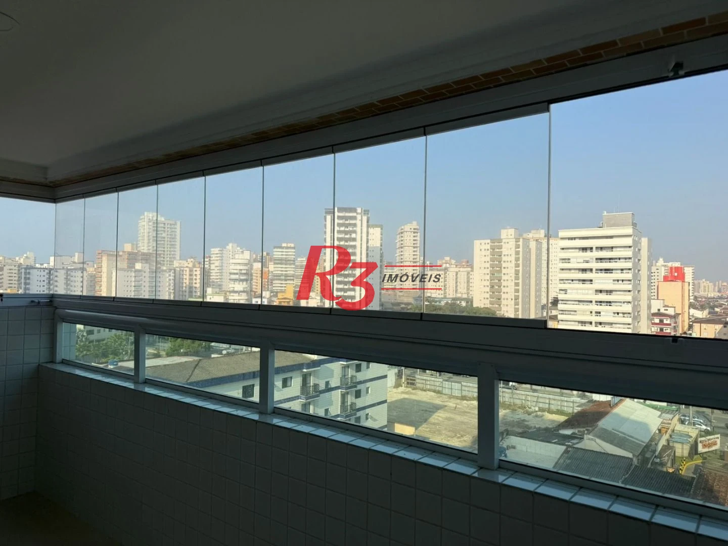 Apartamento com 2 dormitórios à venda, 72 m² por R$ 458.000,00 - Vila Guilhermina - Praia Grande/SP