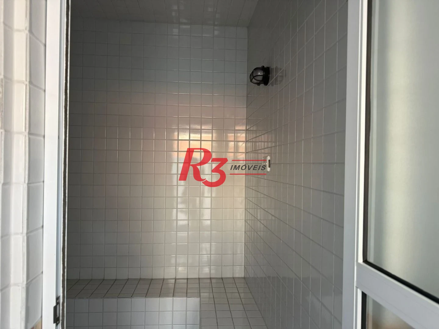 Apartamento com 2 dormitórios à venda, 72 m² por R$ 458.000,00 - Vila Guilhermina - Praia Grande/SP