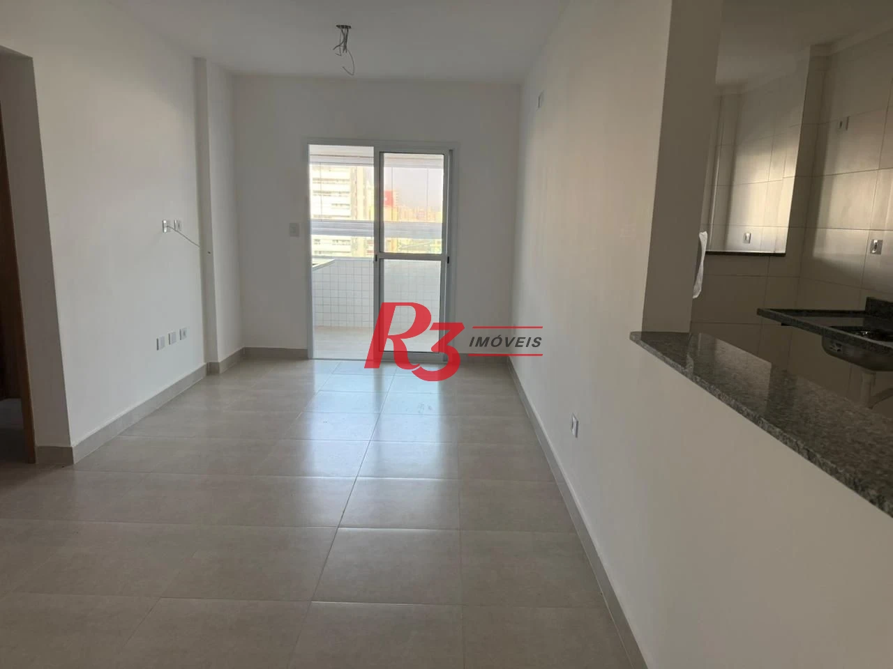 Apartamento com 2 dormitórios à venda, 72 m² por R$ 458.000,00 - Vila Guilhermina - Praia Grande/SP
