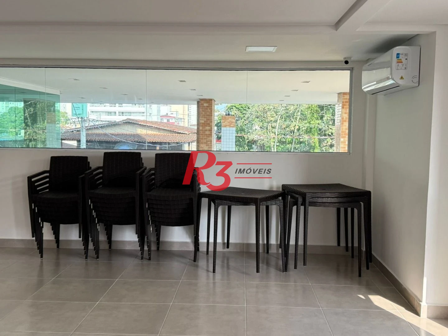 Apartamento com 2 dormitórios à venda, 72 m² por R$ 458.000,00 - Vila Guilhermina - Praia Grande/SP