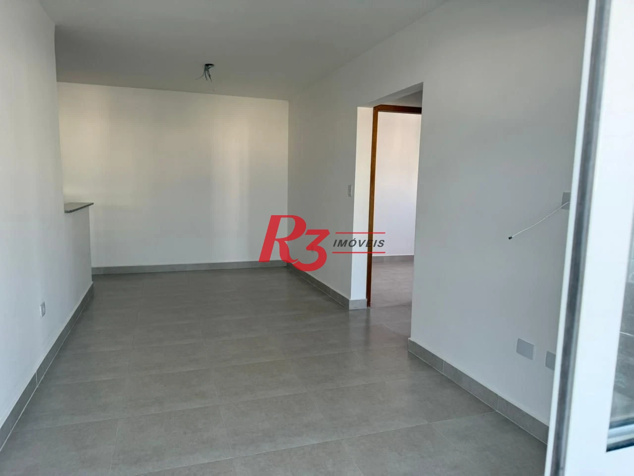 Apartamento com 2 dormitórios à venda, 72 m² por R$ 458.000,00 - Vila Guilhermina - Praia Grande/SP