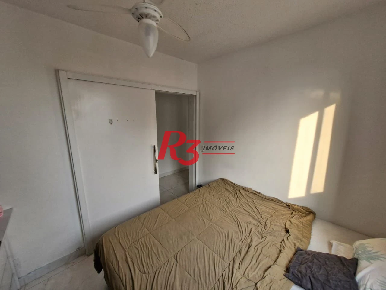 Apartamento com 2 dormitórios para alugar, 49 m² por R$ 3.000,00/mês - Areia Branca - Santos/SP