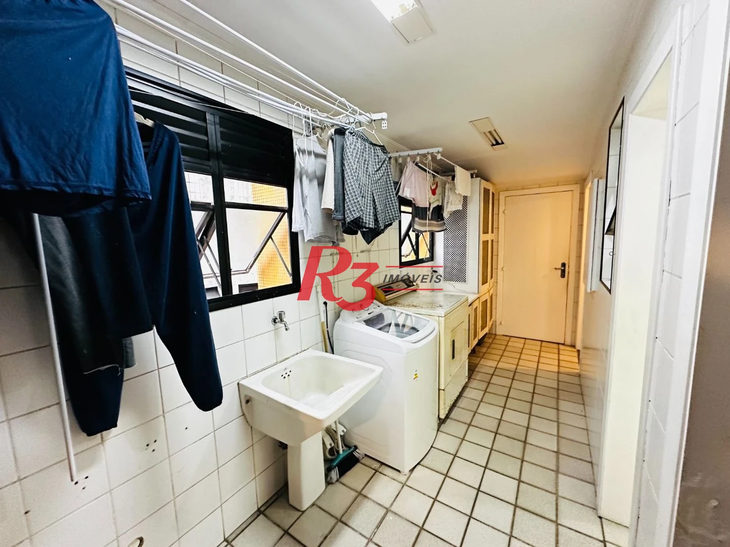 Apartamento com 4 dormitórios à venda, 196 m² por R$ 1.350.000,00 - Boqueirão - Santos/SP