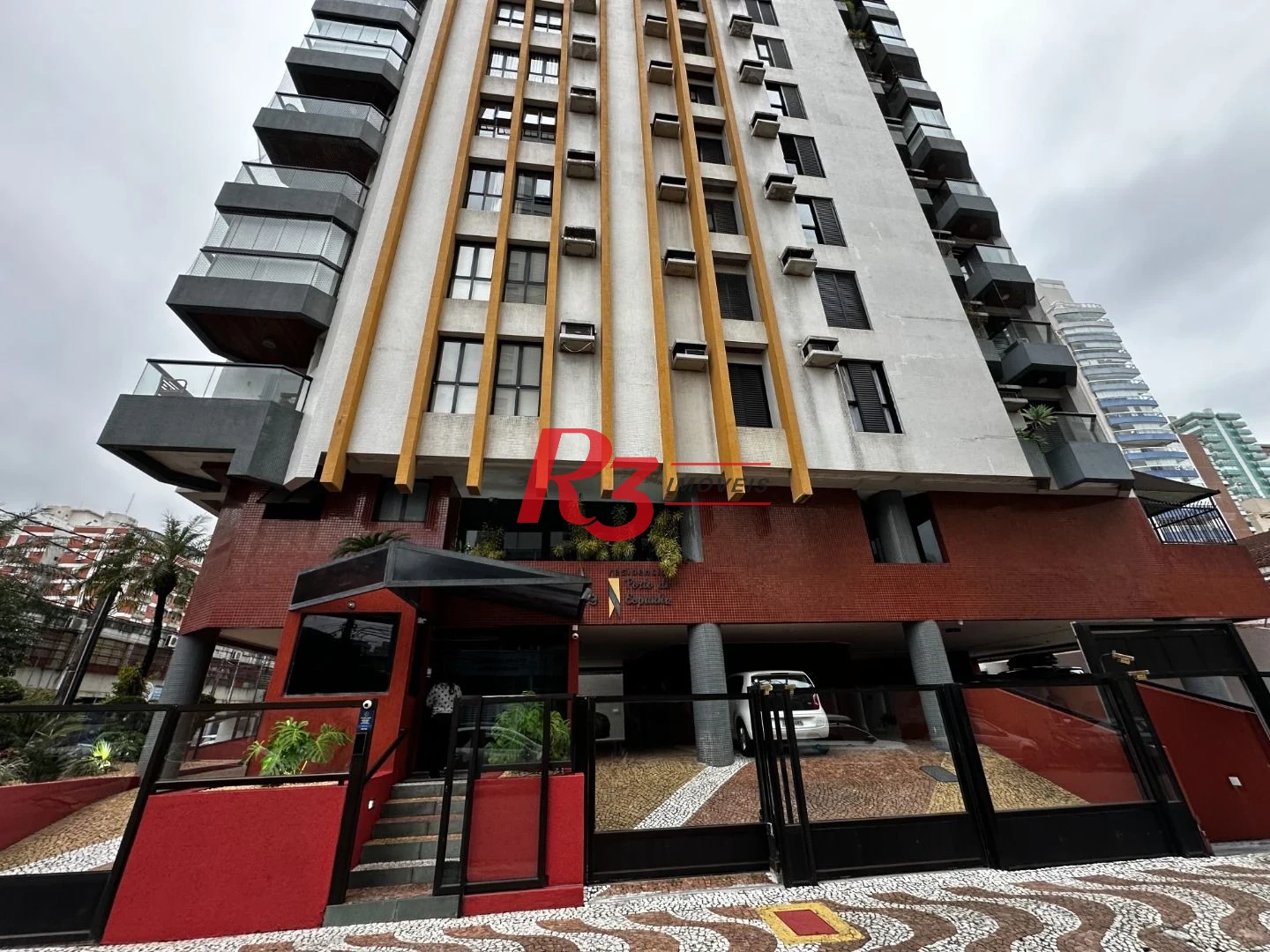 Apartamento com 4 dormitórios à venda, 196 m² por R$ 1.350.000,00 - Boqueirão - Santos/SP
