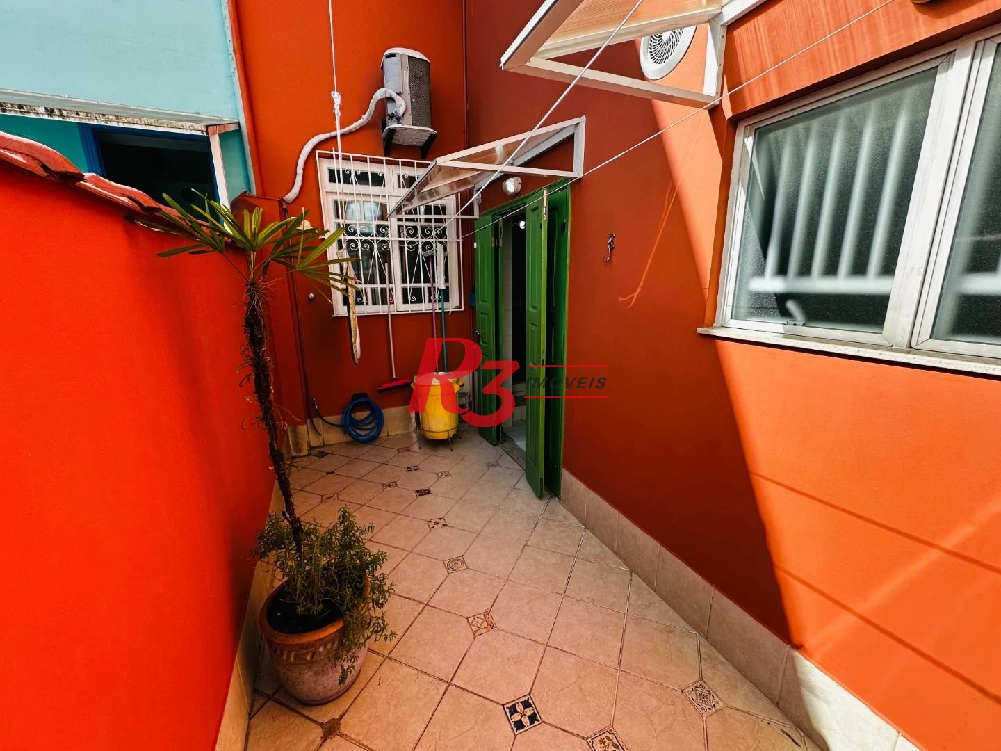 Sobrado com 2 dormitórios à venda, 124 m² por R$ 980.000,00 - Marapé - Santos/SP