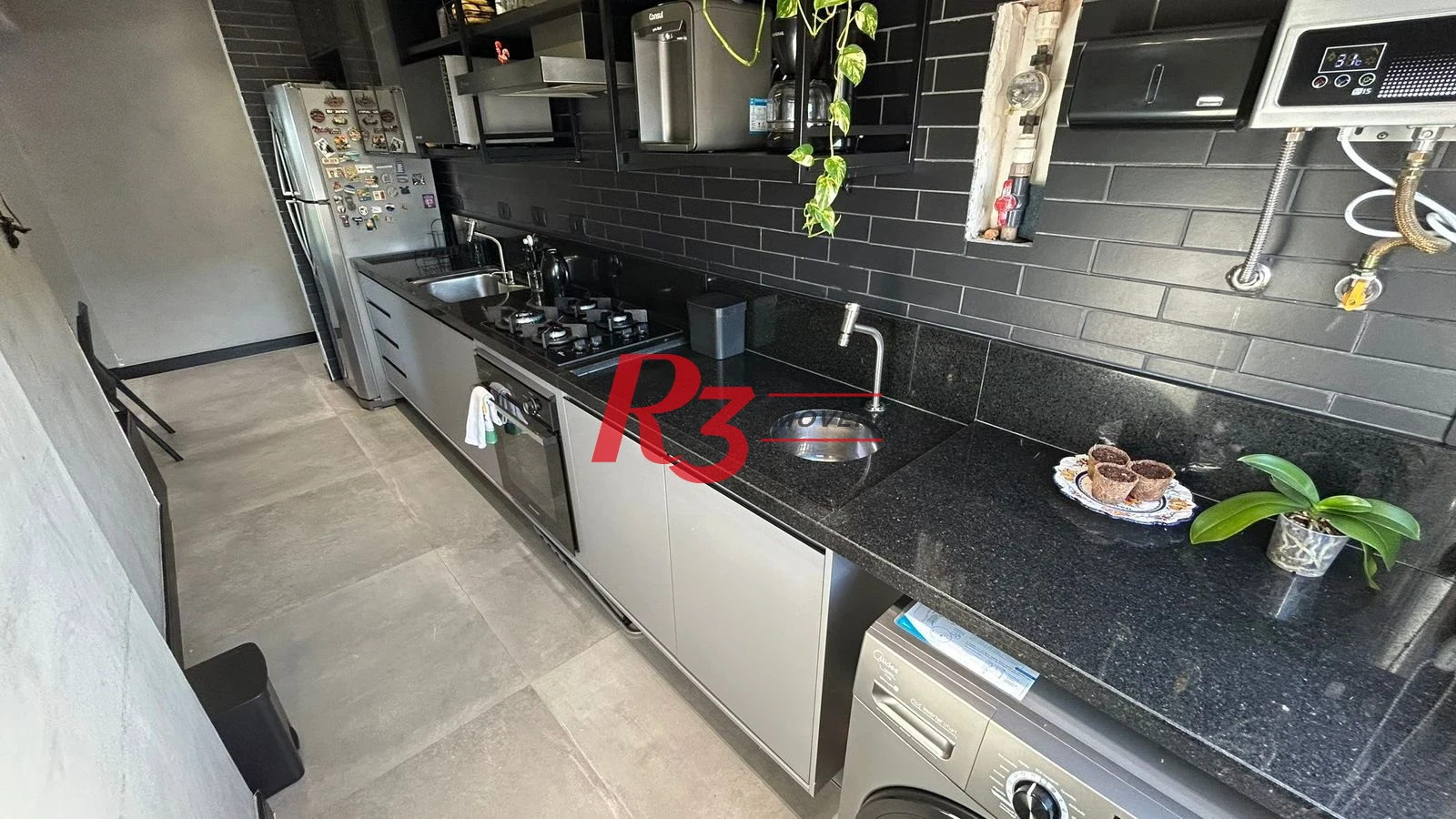 Apartamento com 2 dormitórios à venda, 59 m² por R$ 479.000,00 - Vila Matias - Santos/SP