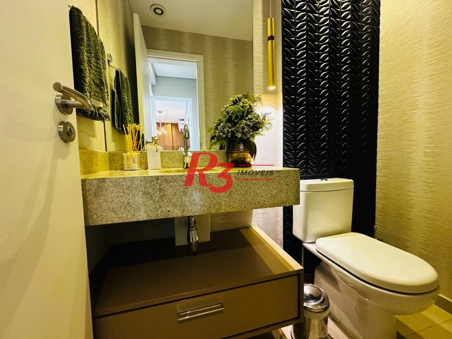 Apartamento com 4 dormitórios à venda, 131 m² por R$ 2.100.000,00 - Embaré - Santos/SP