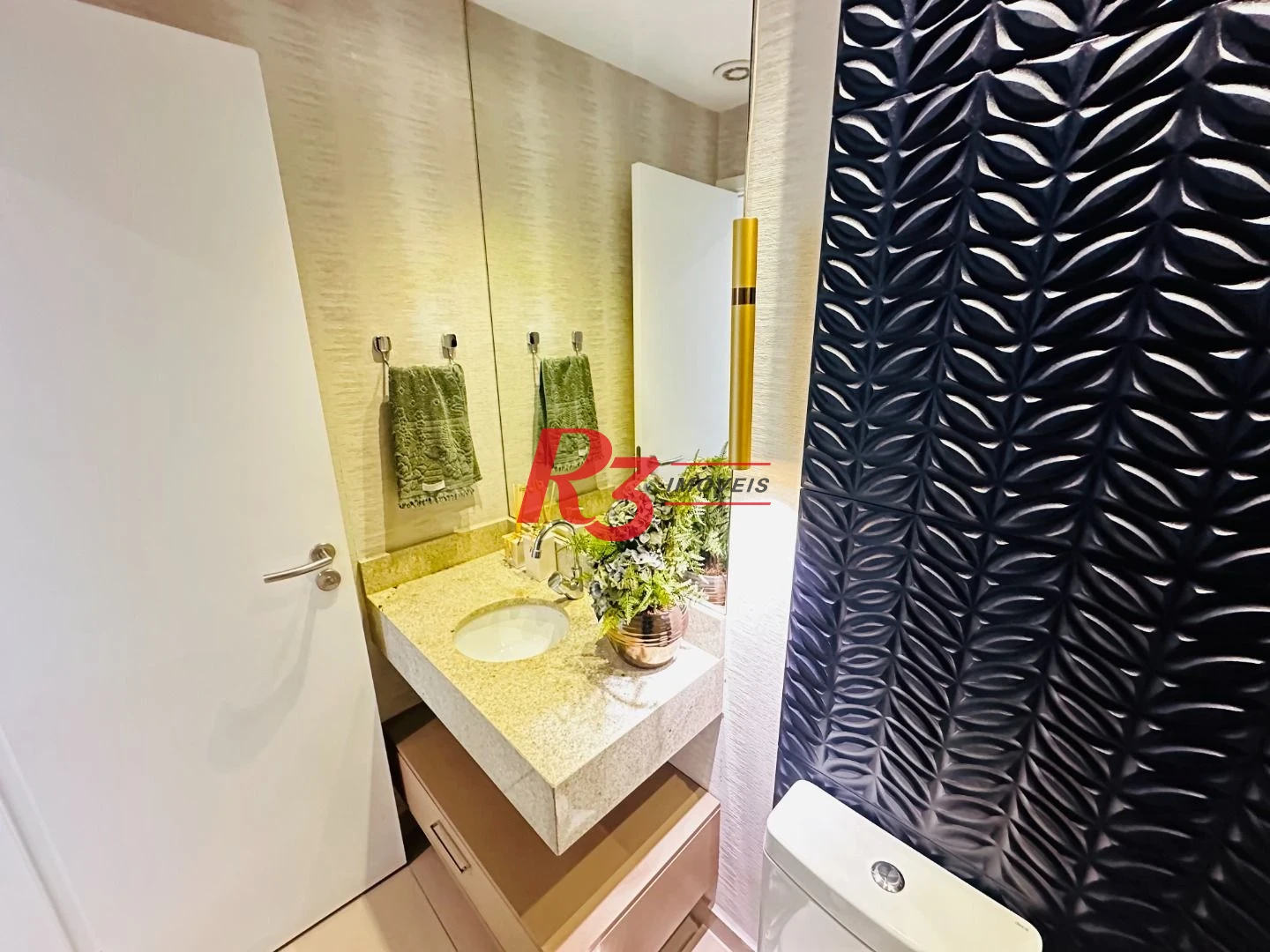 Apartamento com 4 dormitórios à venda, 131 m² por R$ 2.100.000,00 - Embaré - Santos/SP