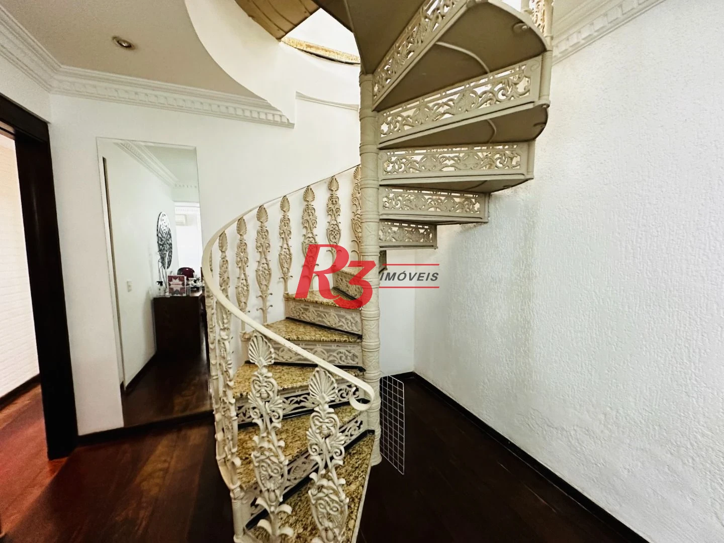 Cobertura com 4 dormitórios à venda, 242 m² por R$ 1.390.000,00 - Gonzaga - Santos/SP