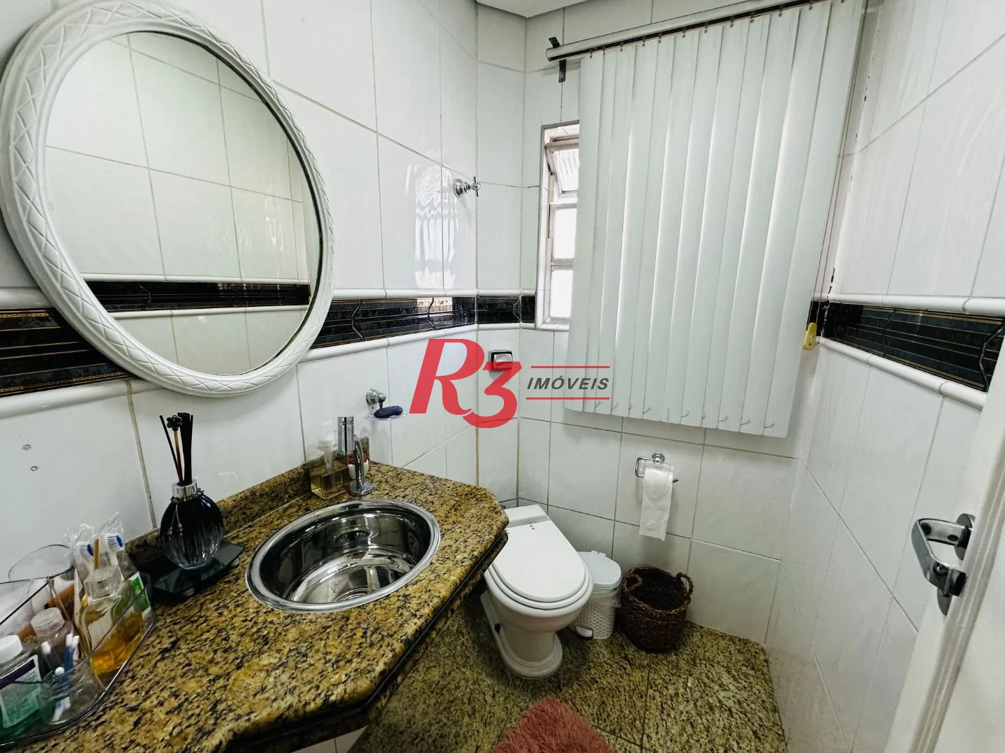 Cobertura com 4 dormitórios à venda, 242 m² por R$ 1.390.000,00 - Gonzaga - Santos/SP