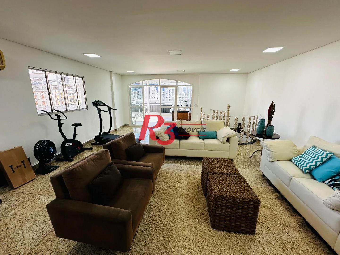 Cobertura com 4 dormitórios à venda, 242 m² por R$ 1.390.000,00 - Gonzaga - Santos/SP