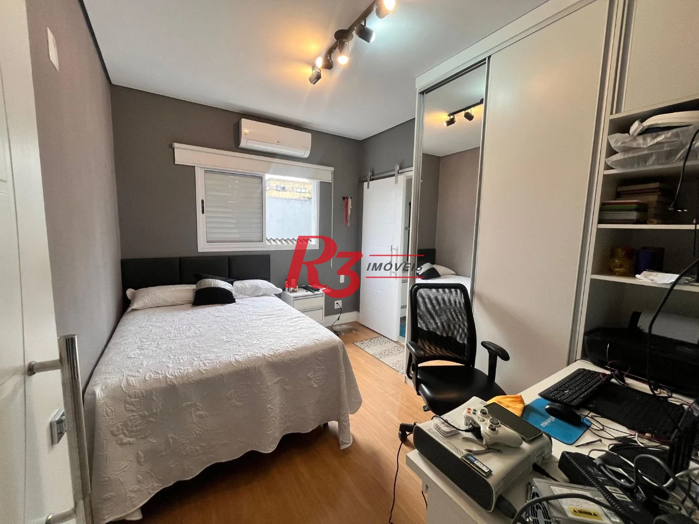 Casa com 2 dormitórios à venda, 140 m² por R$ 500.000,00 - Jardim Paraíso - São Vicente/SP