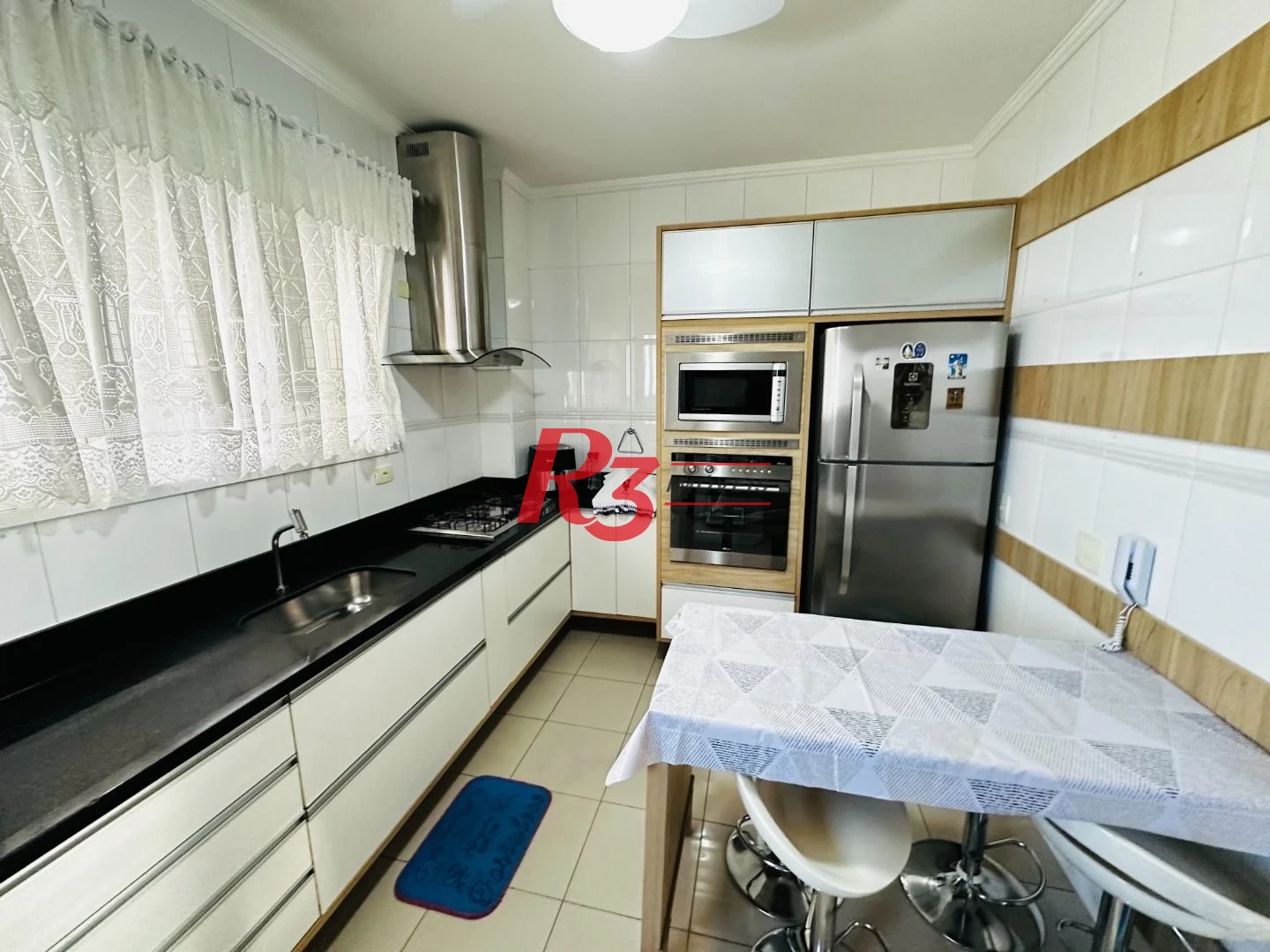 Apartamento com 2 dormitórios à venda, 90 m² por R$ 800.000,00 - Embaré - Santos/SP