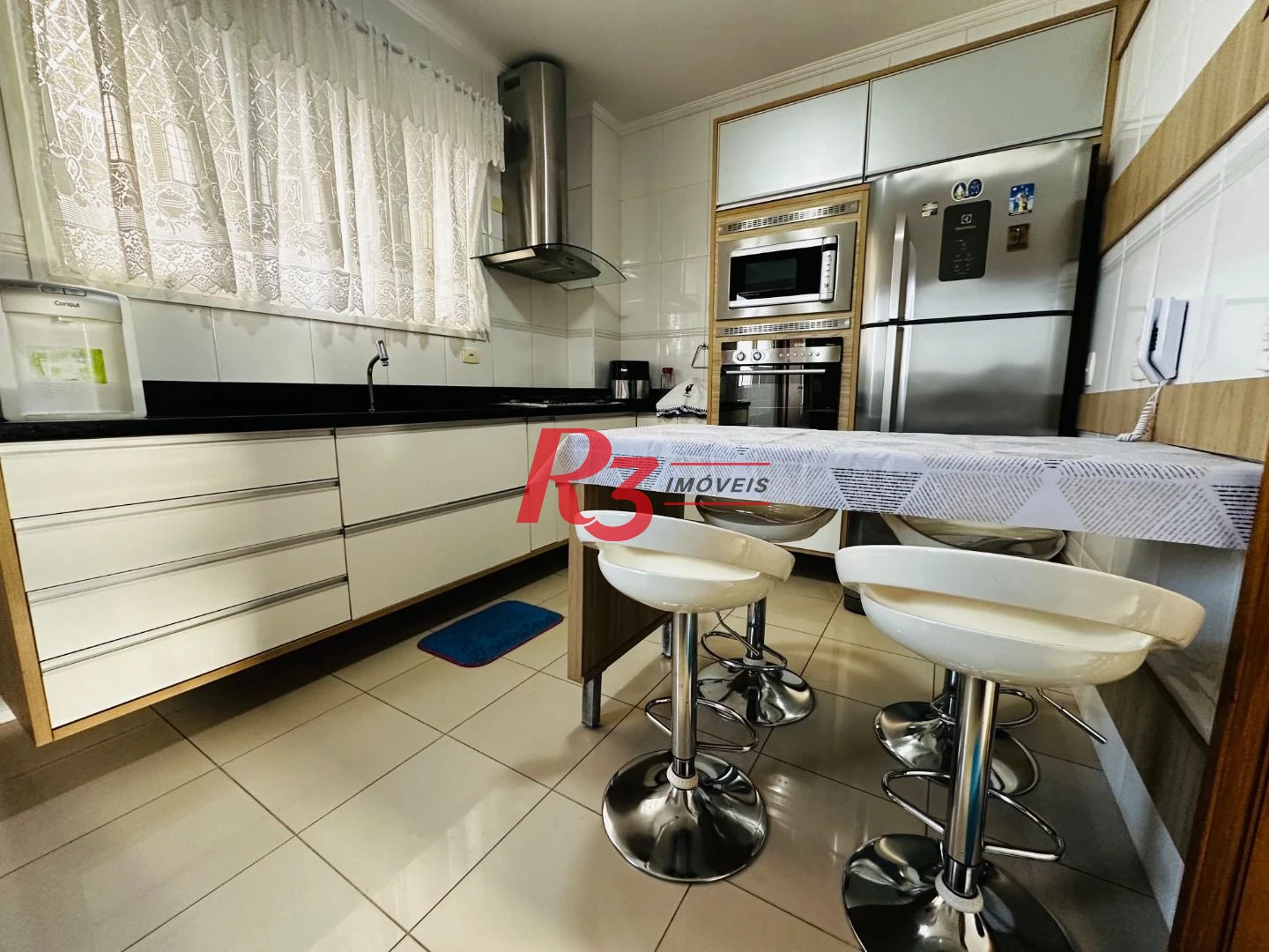Apartamento com 2 dormitórios à venda, 90 m² por R$ 800.000,00 - Embaré - Santos/SP