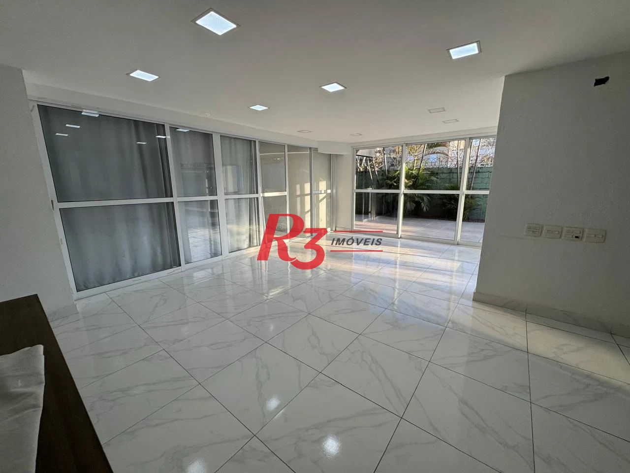 Sobrado com 3 dormitórios para alugar, 495 m² por R$ 15.000,00/mês - Estuário - Santos/SP