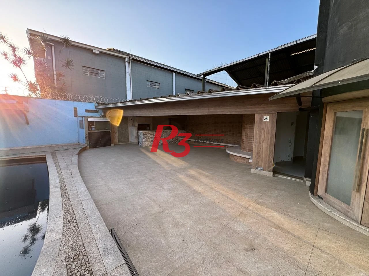 Sobrado com 3 dormitórios para alugar, 495 m² por R$ 15.000,00/mês - Estuário - Santos/SP